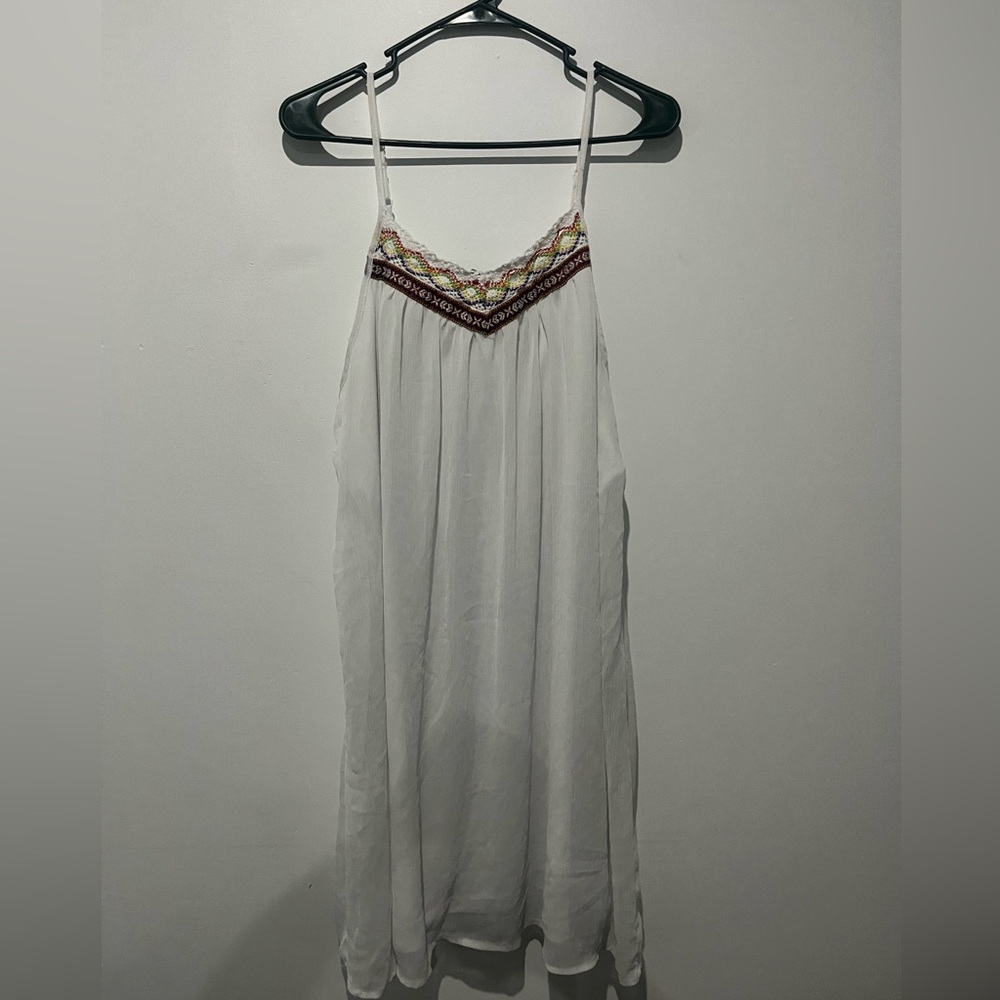 Chic White Sleeveless Dress